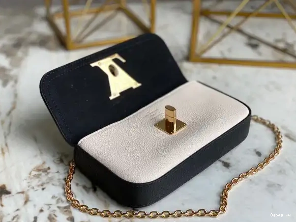 Vuitton pouch Lockme Louis 0516